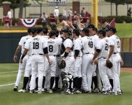 Gamecocks Fall to Florida in Super Regional Game One